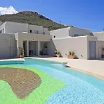 Kouros Art - Designed For Adults Hotel