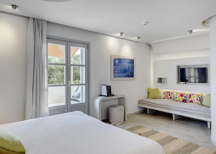 Kouros Art - Designed For Adults Hotel