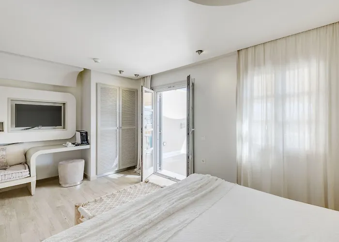 Kouros Art - Designed For Adults 4*