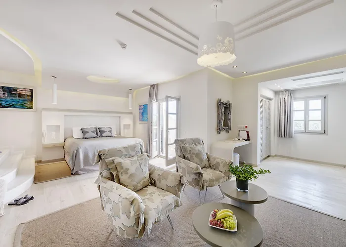 Kouros Art - Designed For Adults מלון 4*